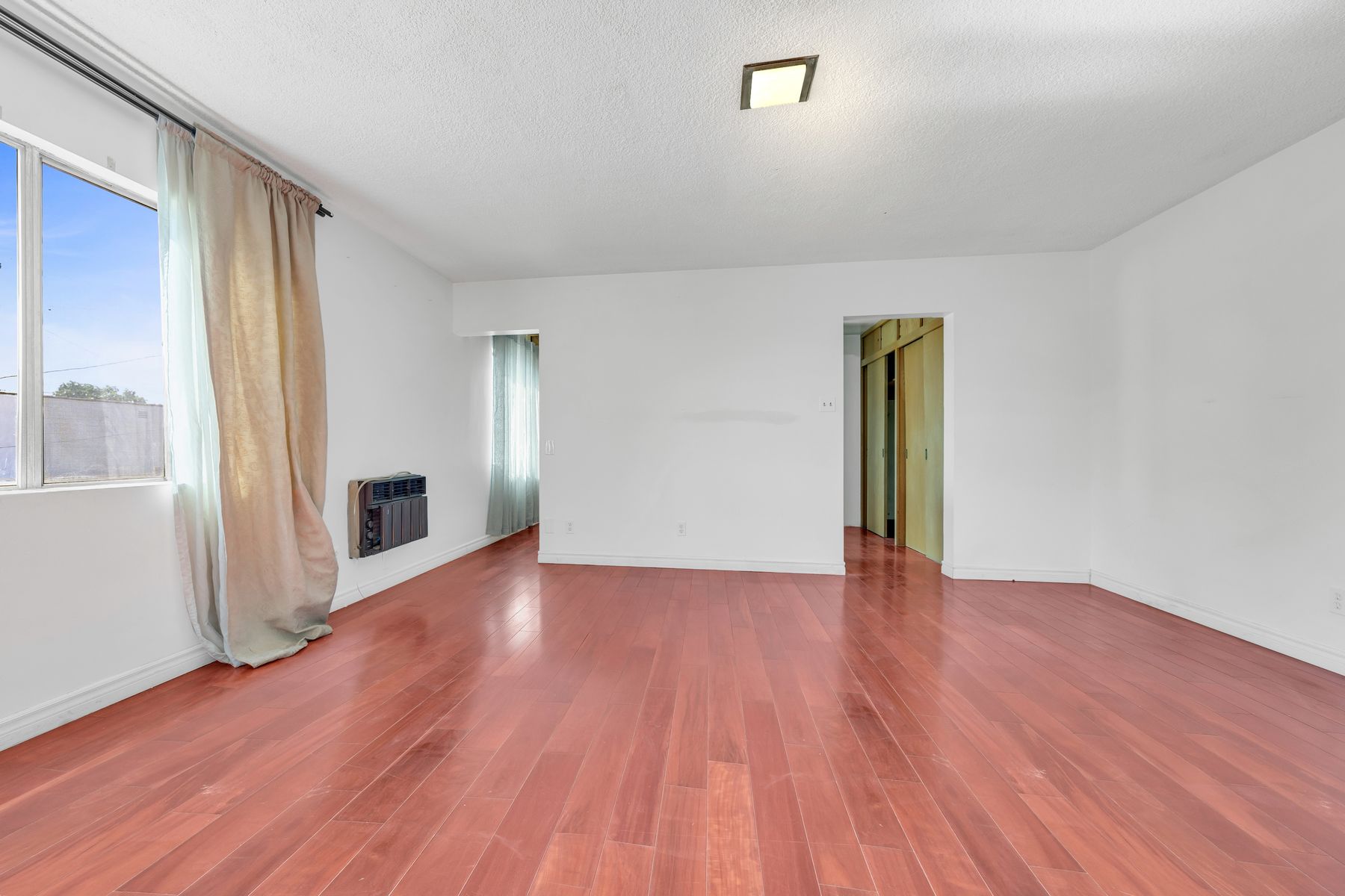 2749 Hope St Huntington Park — view 6