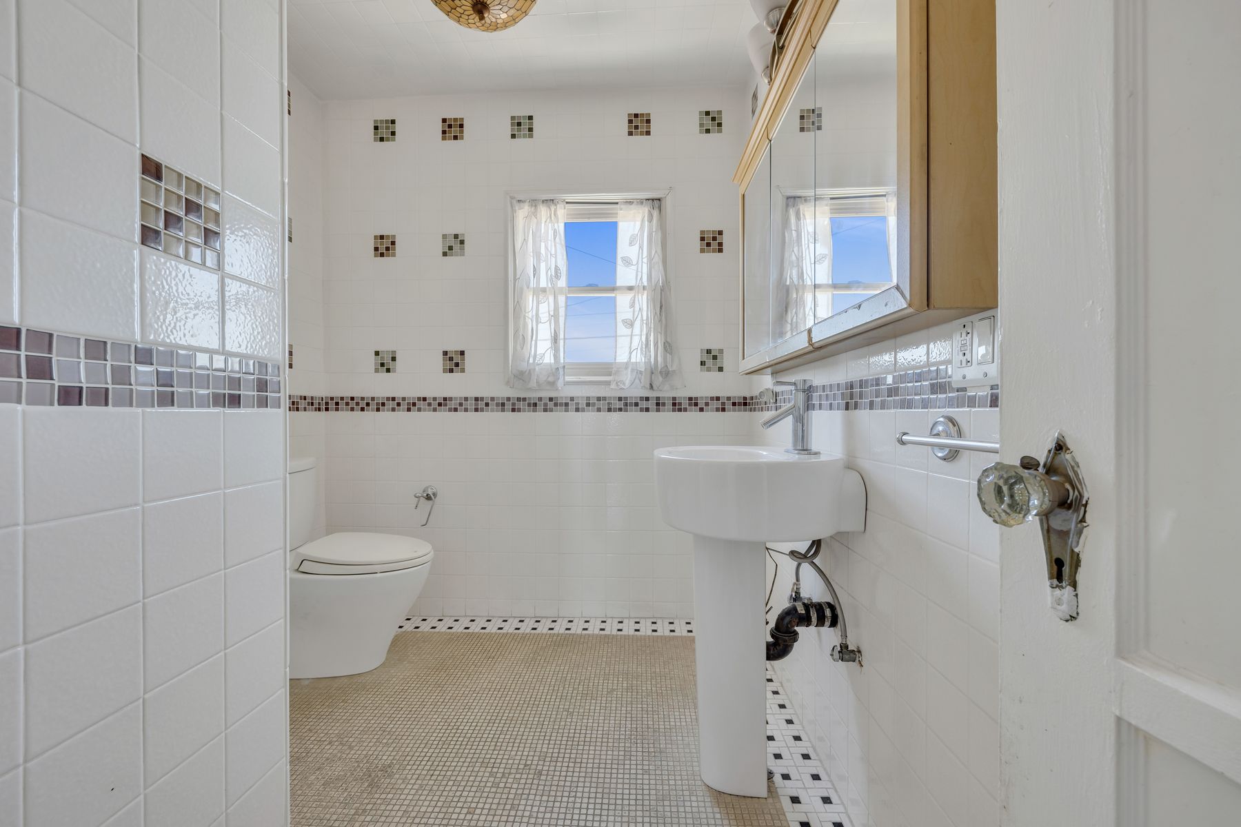 2749 Hope St Huntington Park — view 8