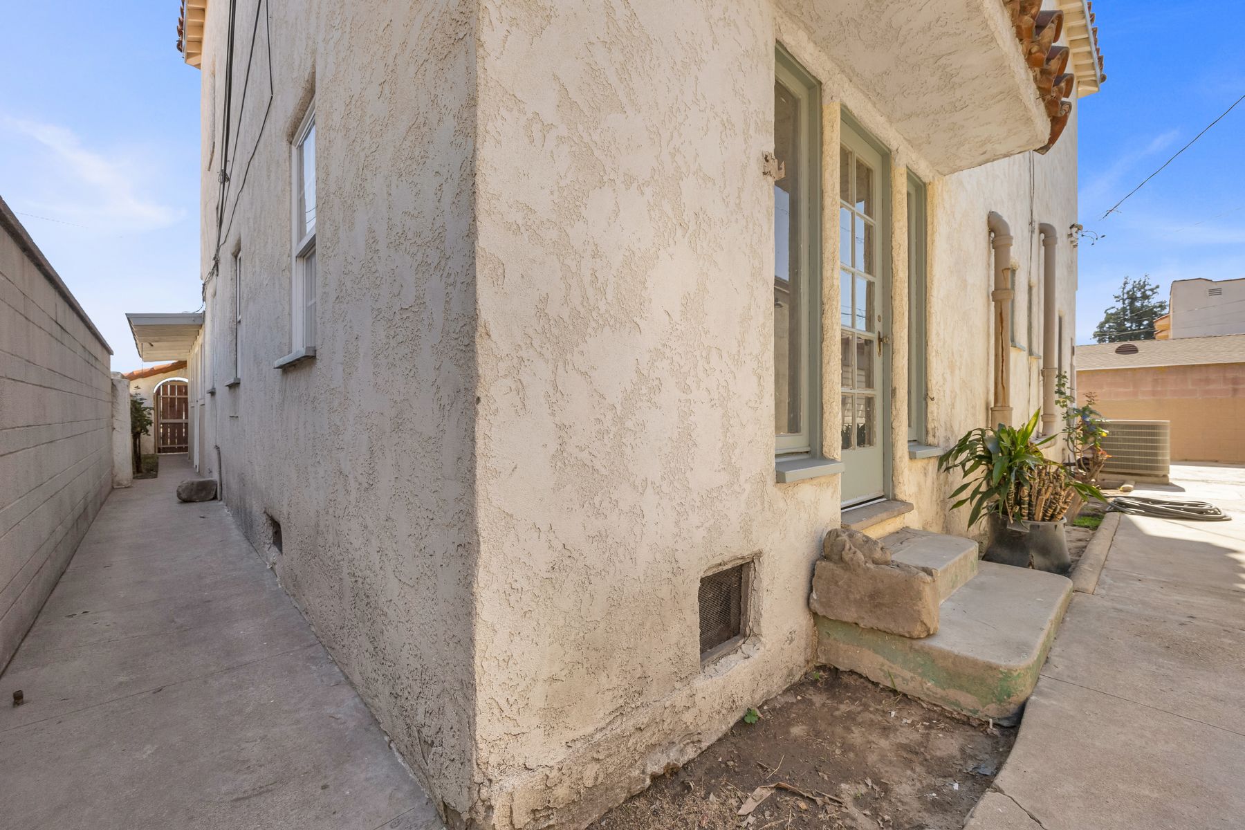 2749 Hope St Huntington Park — view 12