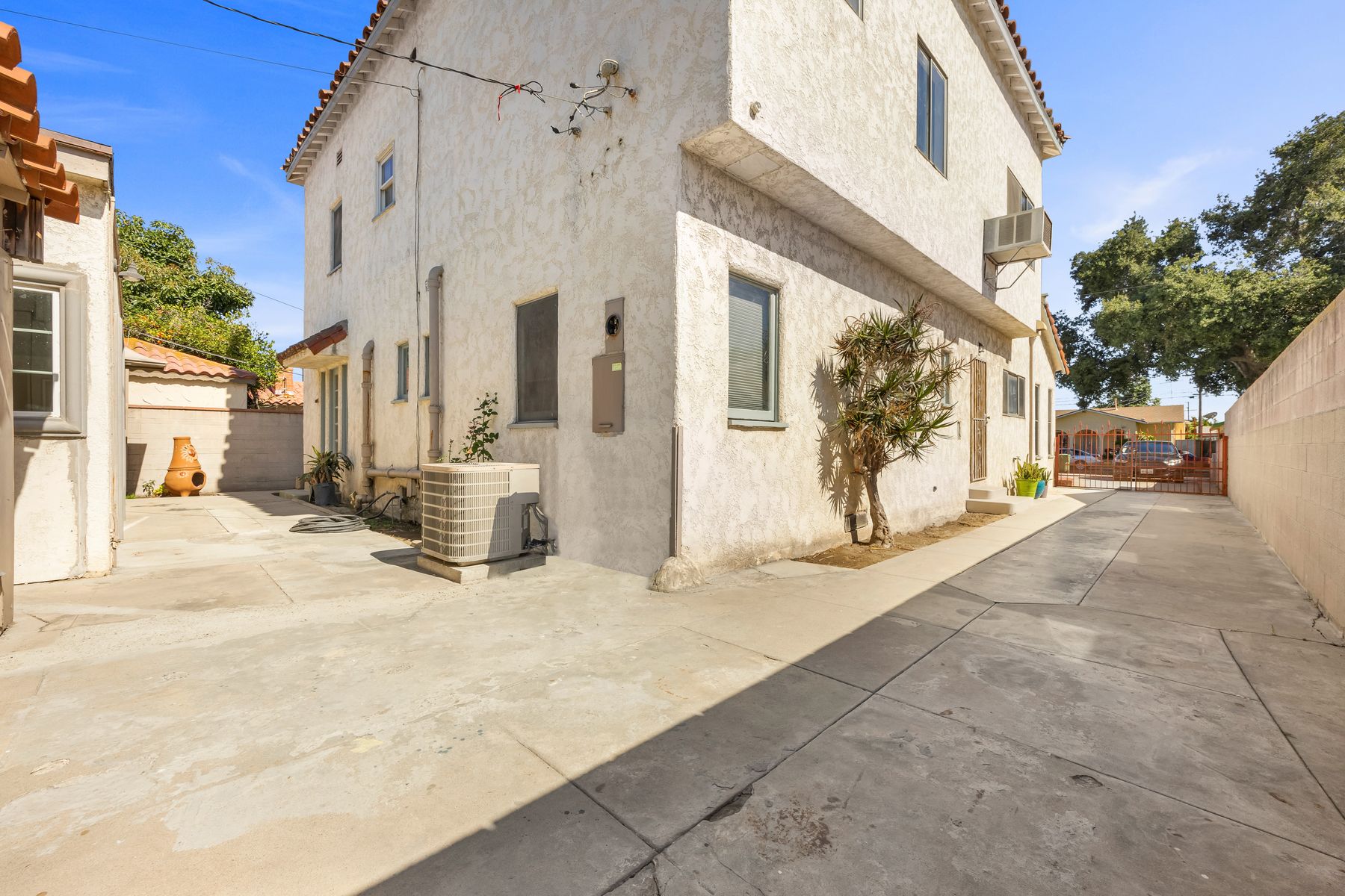 2749 Hope St Huntington Park — view 13