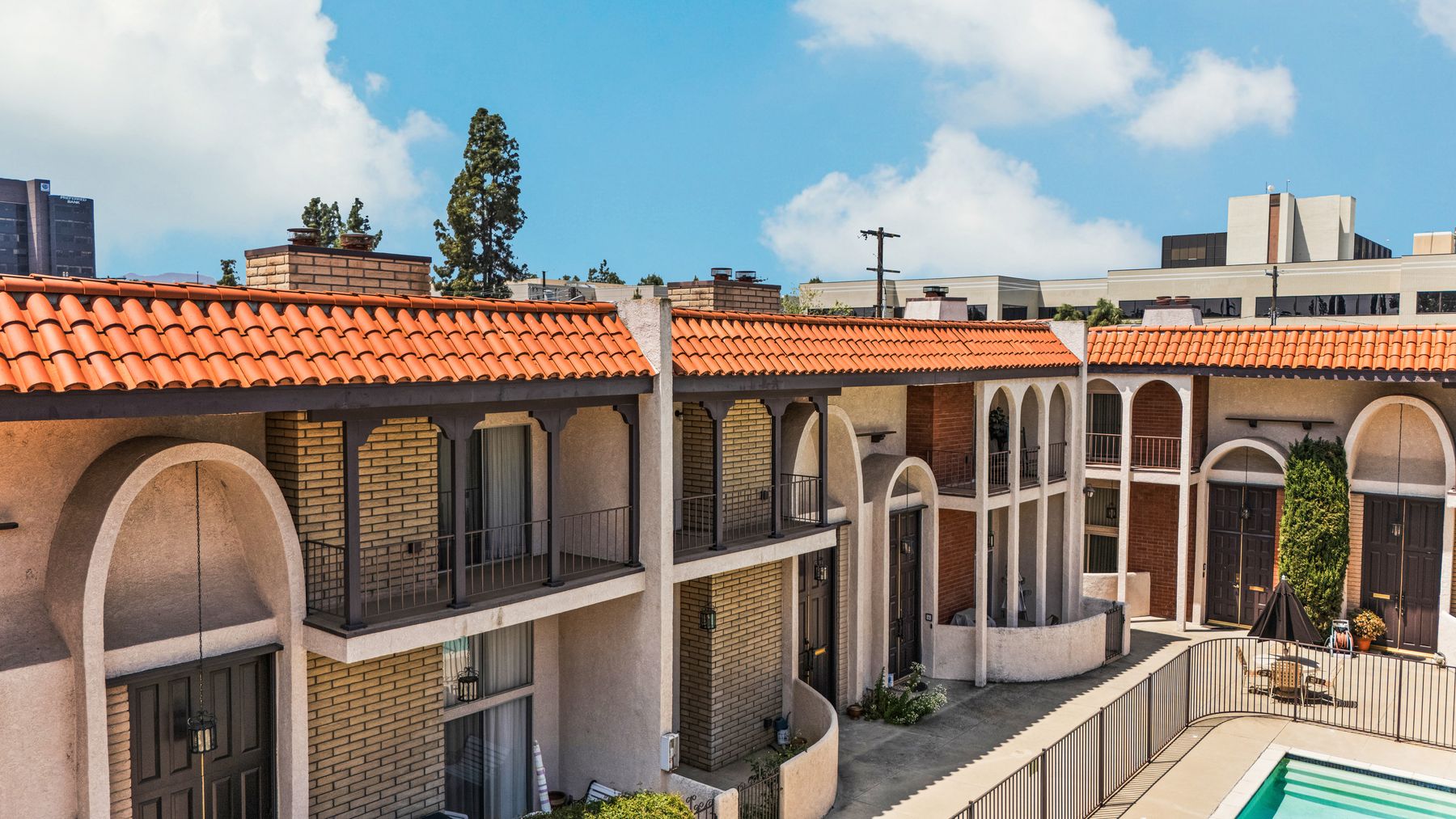 5477 Nestle Ave Unit 6 Tarzana — view 5